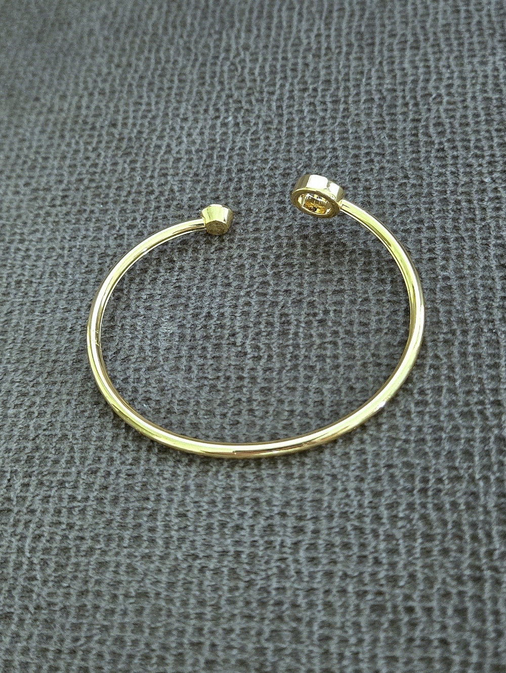 Michael Kors Thin Gold💛 Bracelet with Logo Medallion and Clear Crystal Accents - Picture 5 of 16
